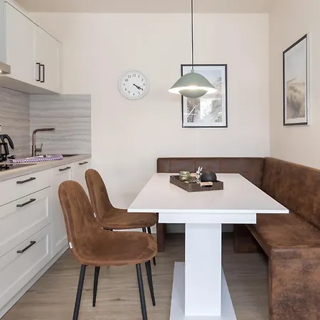 Appartement Kuestenglueck - Im 1obergeschoss Mit Balkon